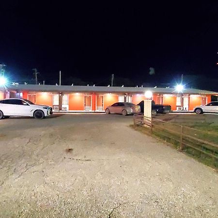 Holiday Host Motel & Rv Park Сонора Екстериор снимка